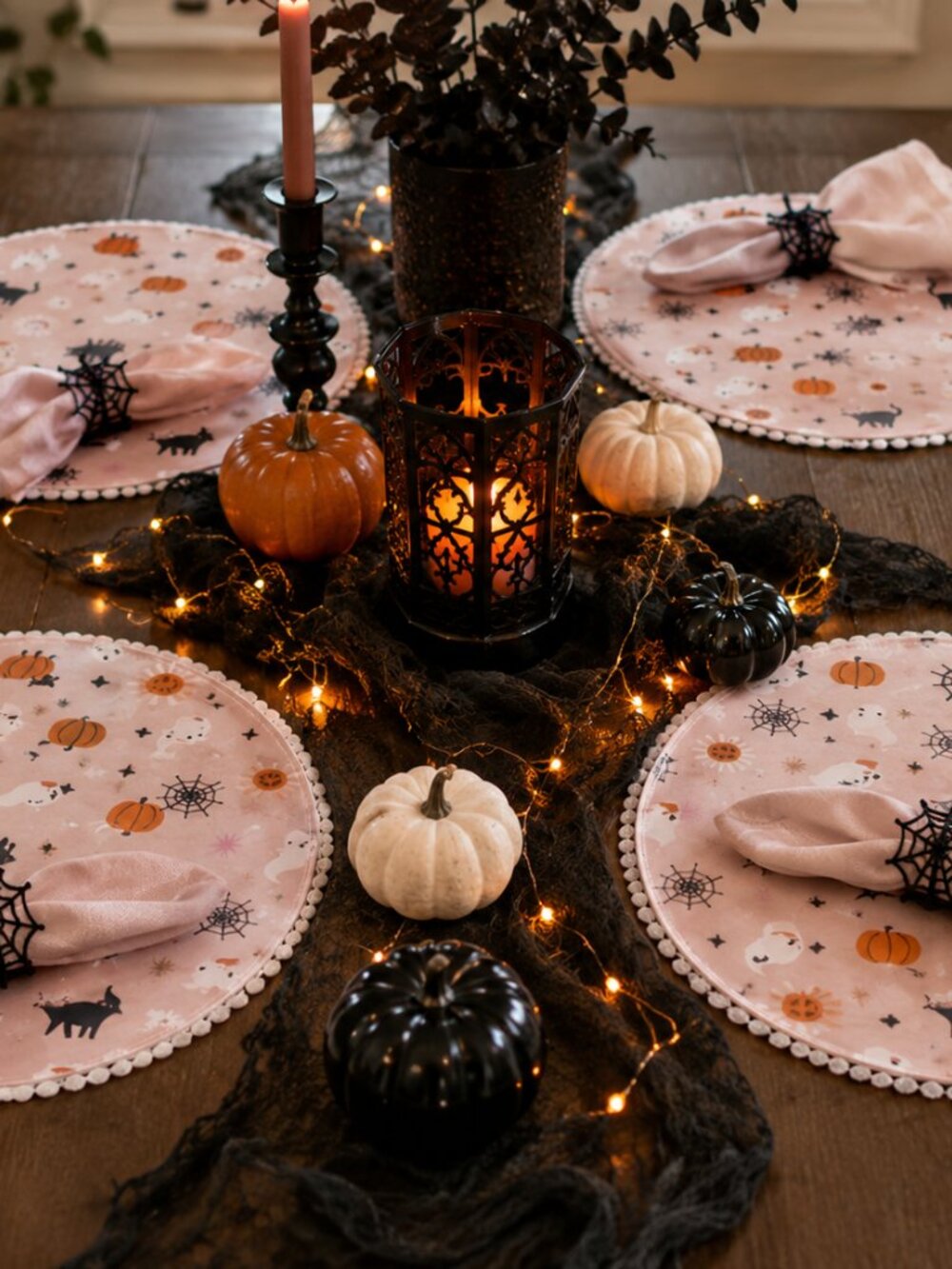 London Kaye Halloween Placemats Set of 4 Pink Ghost Cat Pumpkin Round NWT